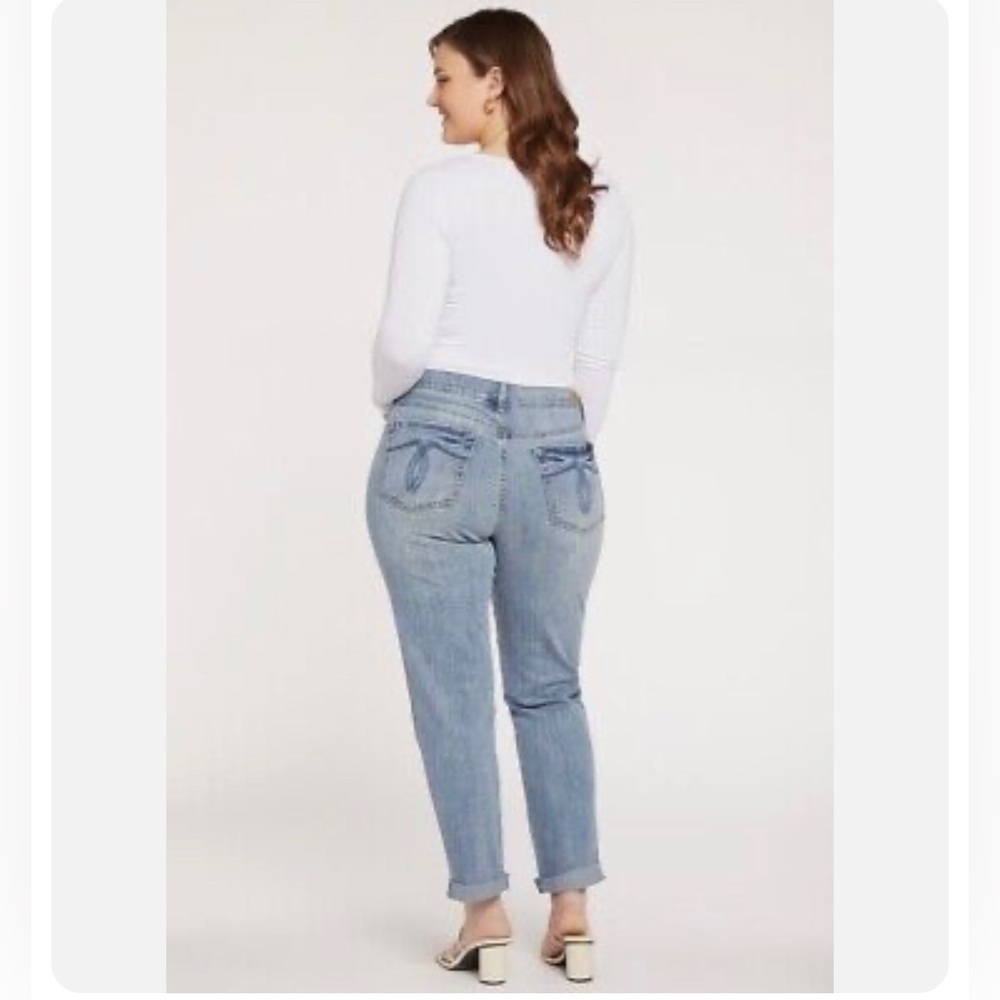 Seven For All Mankind Weekend Fit Boyfriend Jean - Size 10 - Medium rise